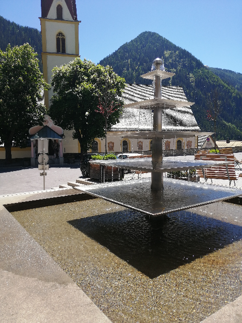Brunnen am Dorfplatz Kappl